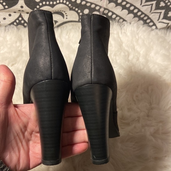 D Heart black, zipper ankle boots Block Heel Size 9 - Picture 11 of 11